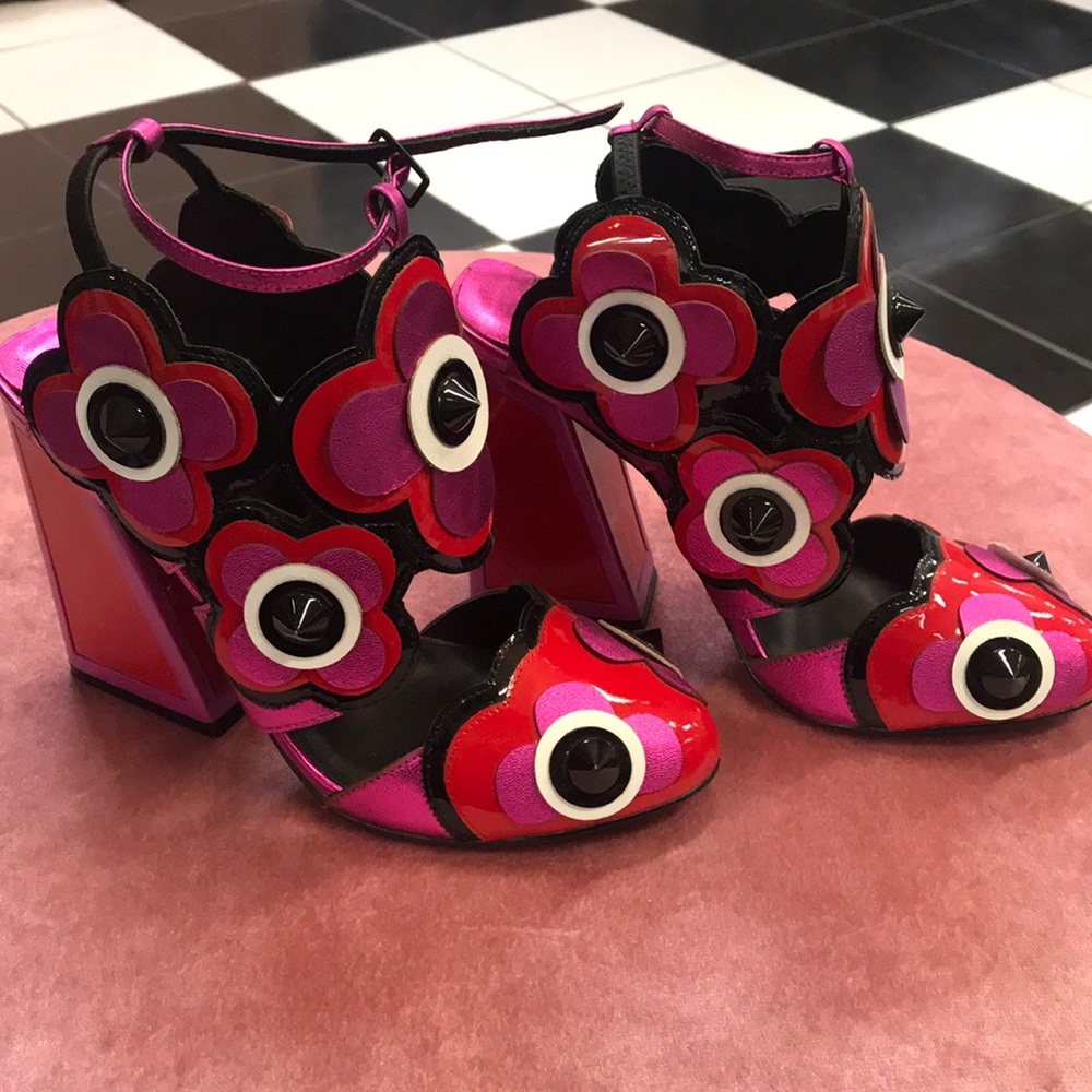 KAT MACONIE